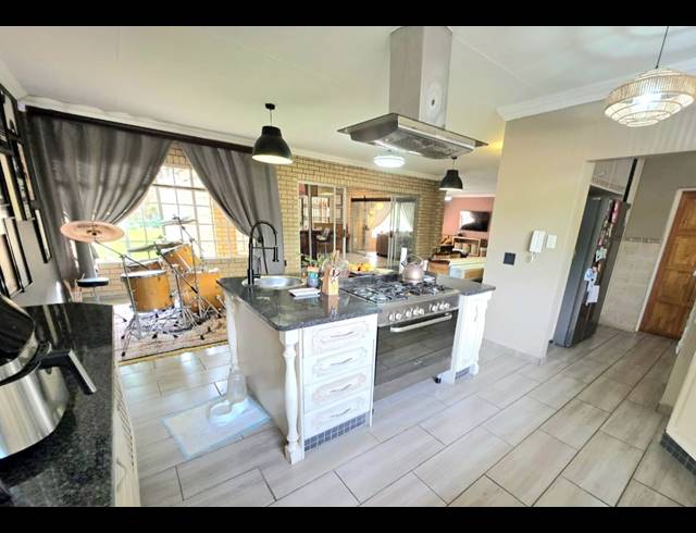 3 BEDROOM HOUSE FOR SALE IN THREE RIVERS PROPER